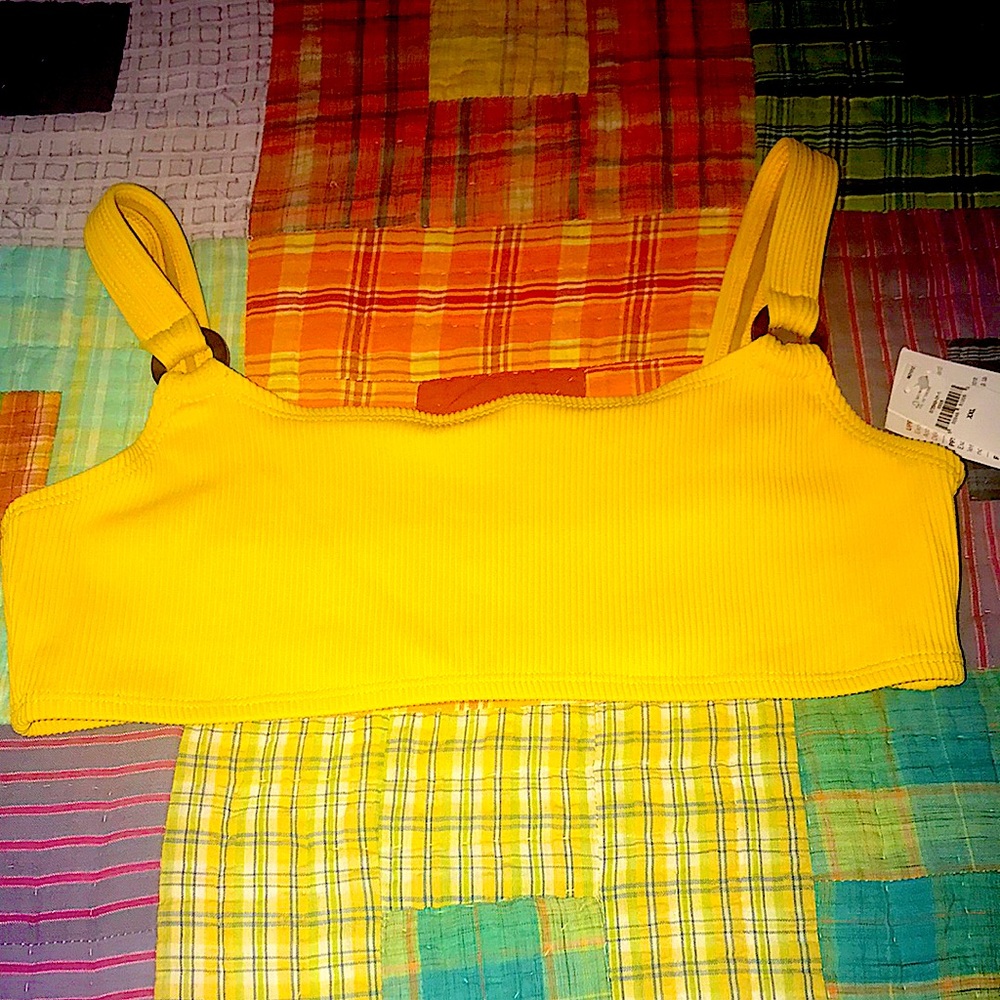 NWT bikini top Old Navy yellow color*Size issue*